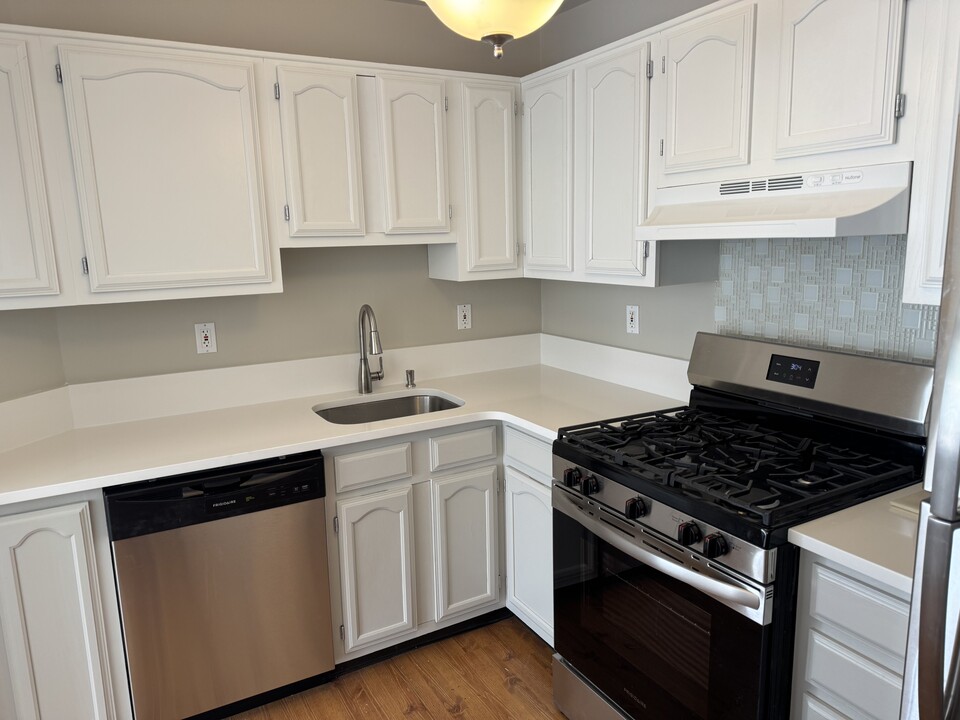 460 Magnolia Ct in Howell, NJ - Building Photo