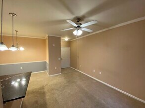 12926 University Crescent-Unit -1A in Carmel, IN - Foto de edificio - Building Photo