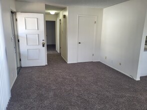 9849 Croke Dr in Thornton, CO - Foto de edificio - Building Photo