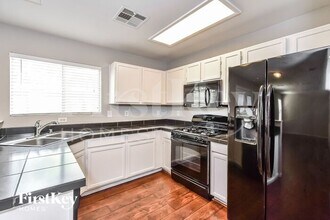 7233 Scenic Desert Ct in Las Vegas, NV - Building Photo - Building Photo