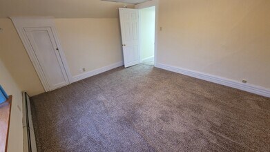 103 Perrin Ave, Unit 3rd Floor in Shavertown, PA - Building Photo - Building Photo