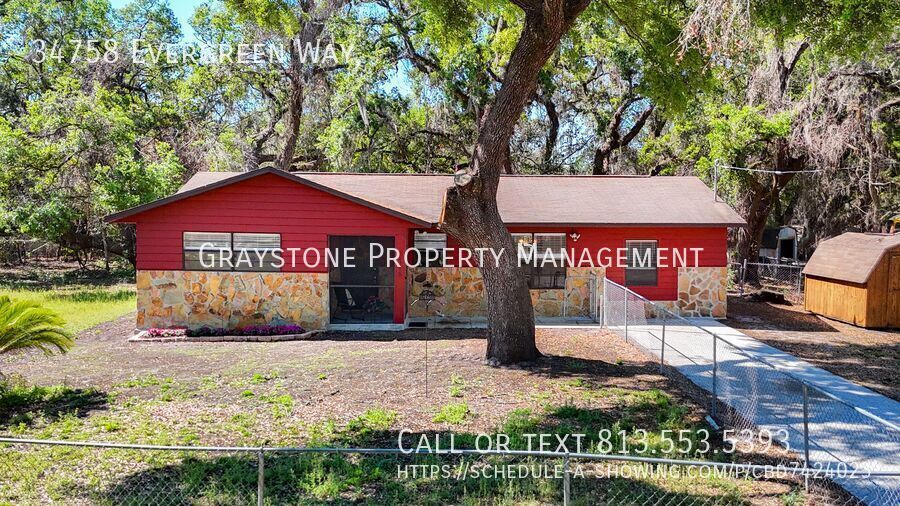 34758 Evergreen Way in Ridge Manor, FL - Building Photo