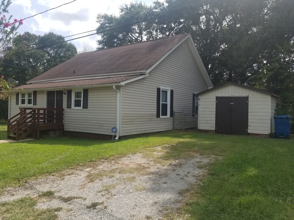 142 Alsace St in Mount Holly, NC - Building Photo