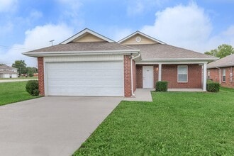 Clarktown Landing in Radcliff, KY - Foto de edificio - Building Photo