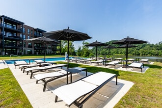The Brooks in Oakmont, PA - Foto de edificio - Building Photo