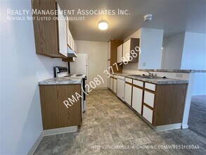 6727 W Overland Rd in Boise, ID - Building Photo - Building Photo