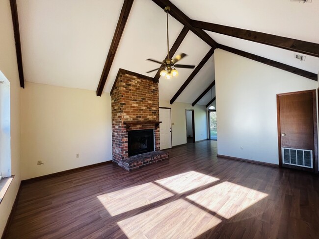 111 Hancock St in Hinesville, GA - Building Photo - Building Photo