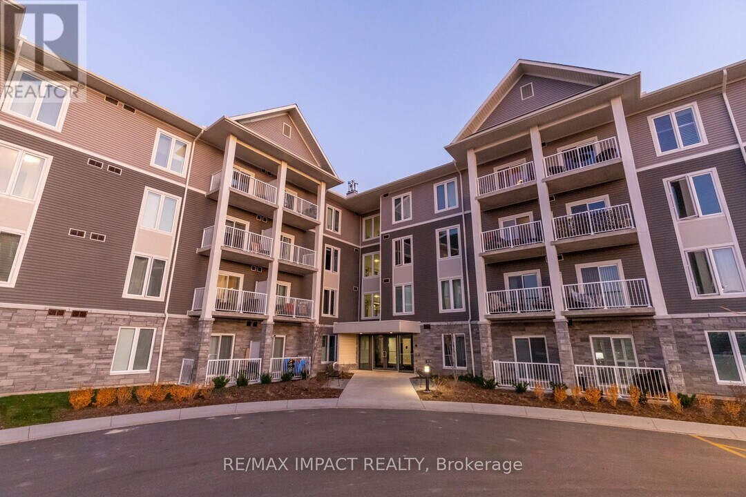 290 Liberty St N in Clarington, ON - Building Photo