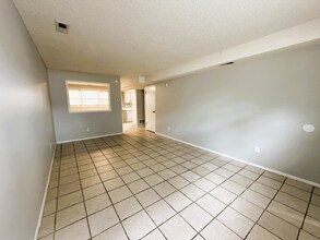 525 N Elder St in Wichita, KS - Building Photo - Building Photo