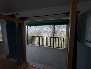 1400 San Remo Dr, Unit 1404 San Remo Drive in Pacific Palisades, CA - Foto de edificio - Building Photo