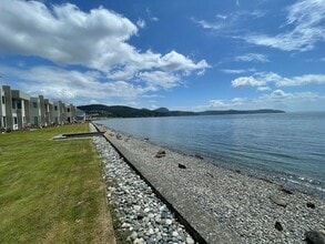 2305 Skyline Way in Anacortes, WA - Building Photo - Building Photo