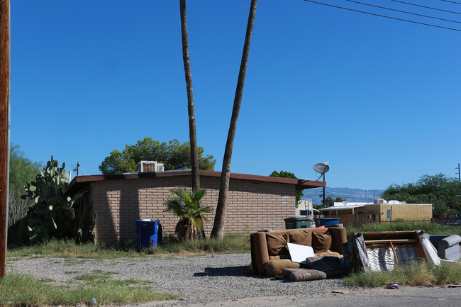 5801 E 23rd St in Tucson, AZ - Building Photo - Building Photo