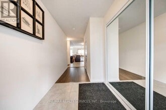 7722 Redbud Ln in Niagara Falls, ON - Building Photo - Building Photo