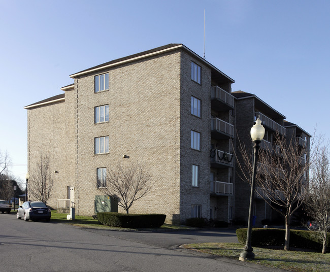 The Valley View Condominium in New Bedford, MA - Foto de edificio - Building Photo