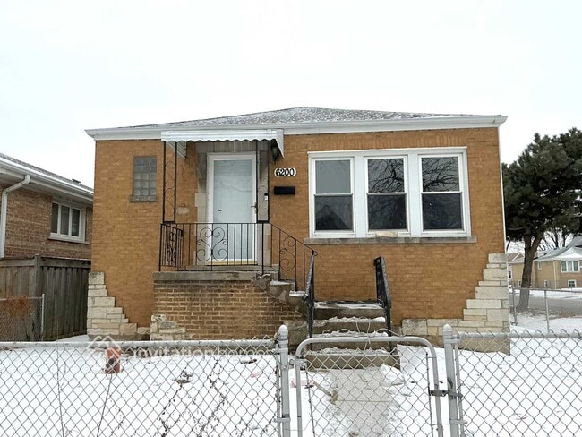 6200 S Meade Ave in Chicago, IL - Foto de edificio - Building Photo