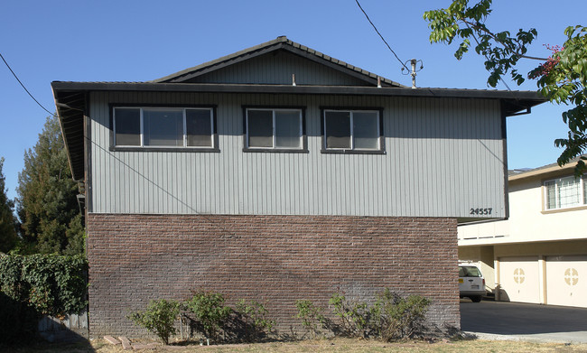 24557 Whitman St in Hayward, CA - Foto de edificio - Building Photo