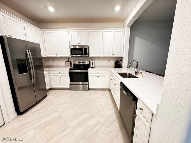 2084 Wellington St in Naples, FL - Building Photo - Building Photo