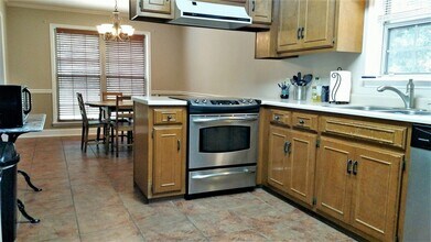 512 Whistlestop Cir in Statesboro, GA - Building Photo - Building Photo