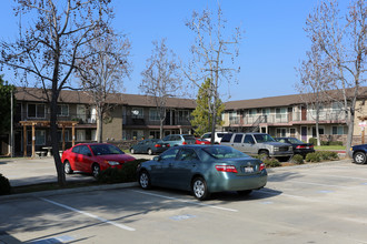 1440 Oakdale in El Cajon, CA - Building Photo - Building Photo