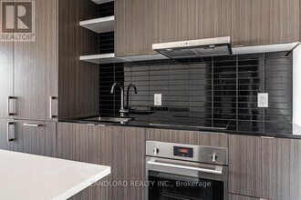 100-4100 Harbour St in Toronto, ON - Building Photo - Building Photo