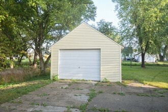1306 9th Ave SW in Austin, MN - Building Photo - Building Photo