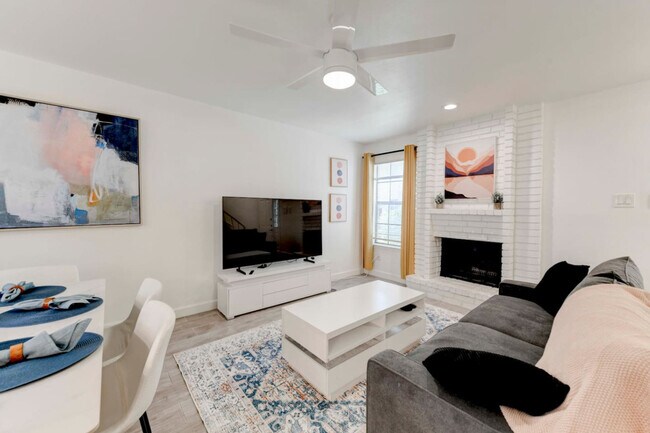 8400 Jamestown Dr in Austin, TX - Building Photo - Building Photo