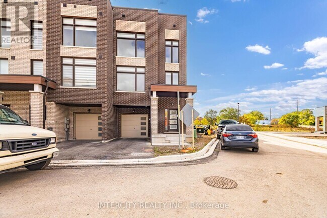 property at 2 Queenpost Dr