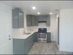 1229 Jeffrey St in Bakersfield, CA - Building Photo - Building Photo