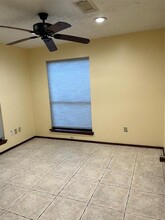 3605 Trailwood Dr in Baytown, TX - Foto de edificio - Building Photo