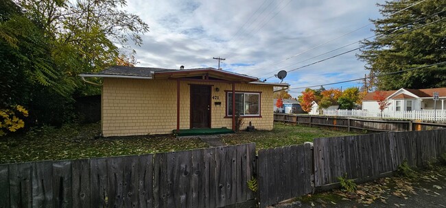 471 SW I St in Grants Pass, OR - Foto de edificio - Building Photo