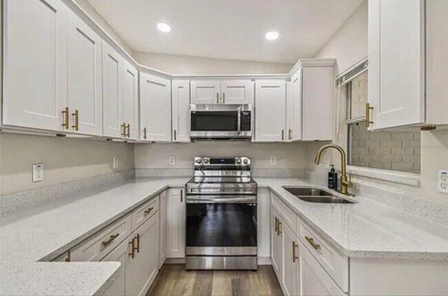 1914 E Crenshaw St in Tampa, FL - Building Photo - Building Photo