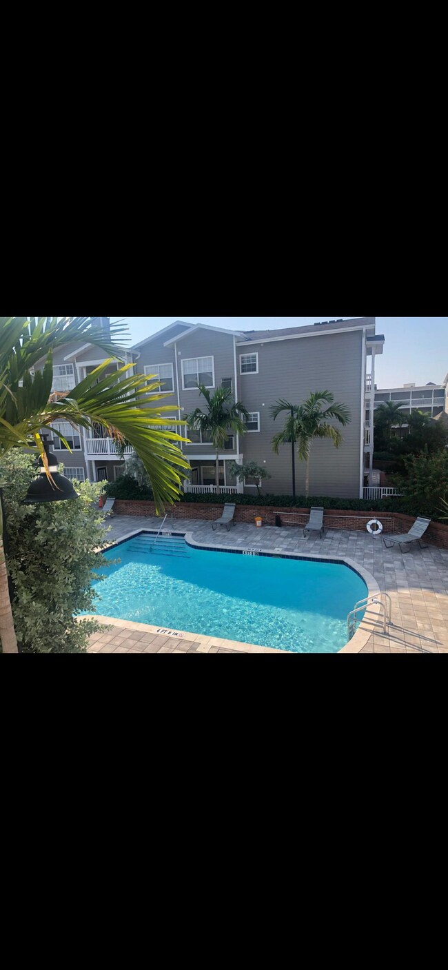 property at 800 S Dakota Ave