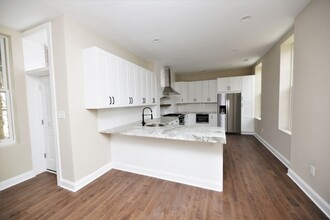 213 Wilson St in Baltimore, MD - Building Photo - Building Photo