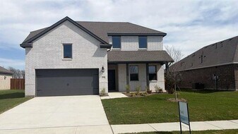 2213 Maple Cir in Van Alstyne, TX - Building Photo