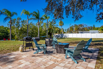 The Alcove at Madeira Beach in St. Petersburg, FL - Foto de edificio - Building Photo