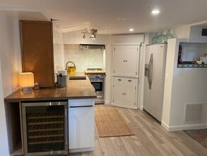 402 N Cleveland St, Unit Basement Apartment in Arlington, VA - Foto de edificio - Building Photo