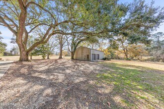 1401 E Bayou Pkwy in Lafayette, LA - Building Photo - Building Photo