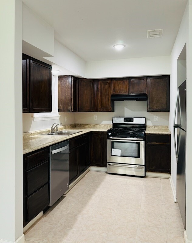 647 Regal St