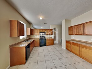 2114 Mallard Creek Cir in Kissimmee, FL - Building Photo - Building Photo