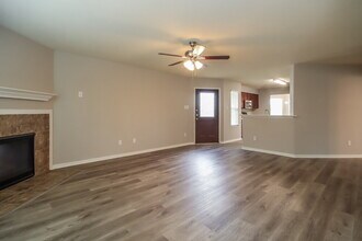 16746 Warbler Dr in Conroe, TX - Building Photo - Building Photo