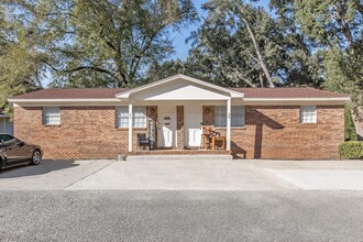 Bennett Apartments in Pensacola, FL - Building Photo - Building Photo