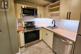 266 Lorry Greenberg Dr in Ottawa, ON - Building Photo - Building Photo