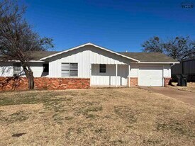 1118 Ireland St in Wichita Falls, TX - Building Photo