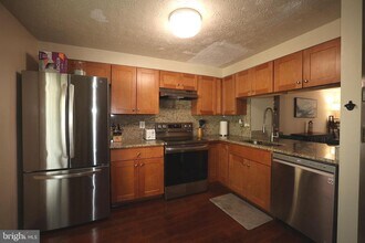 1939 Belmont Ridge Ct in Reston, VA - Building Photo - Building Photo