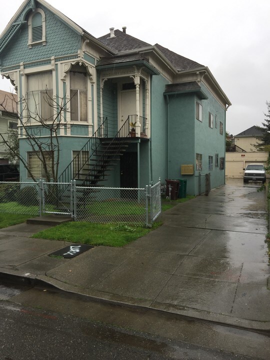 1440 Chestnut St in Oakland, CA - Building Photo