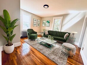 58 Lexington St in Newton, MA - Building Photo - Building Photo