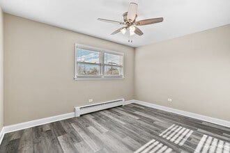 7600 W Lawrence Ave, Unit 2 in Harwood Heights, IL - Building Photo - Building Photo