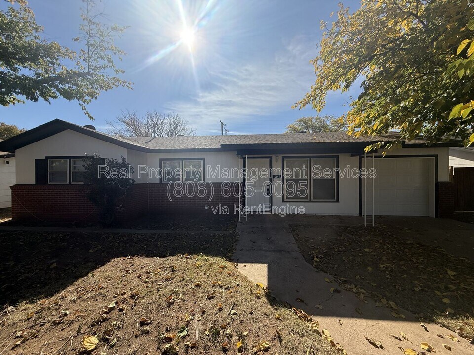 2121 73rd St in Lubbock, TX - Building Photo