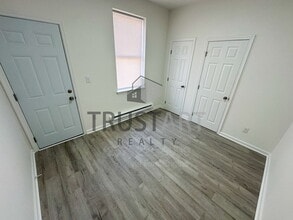 2153 W Grange Ave in Philadelphia, PA - Building Photo - Building Photo