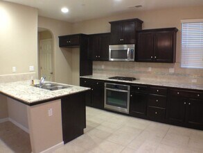 1532 N Sanders Ave in Clovis, CA - Building Photo - Building Photo